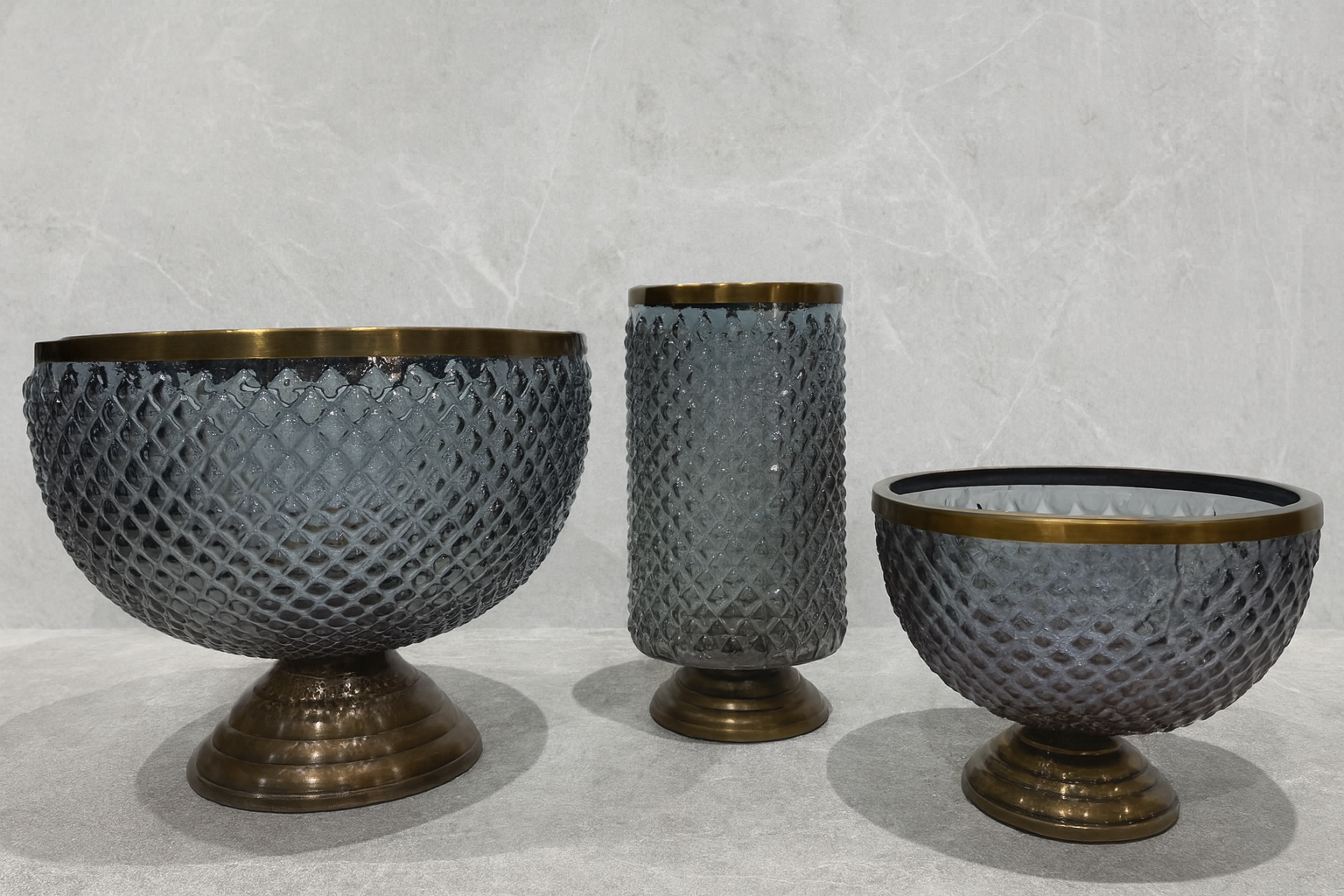 Diamond textured glass vase with gold pedestal modern decor Gold base glass vase luxury wedding centerpiece Textured glass vase set with gold accents for event decor