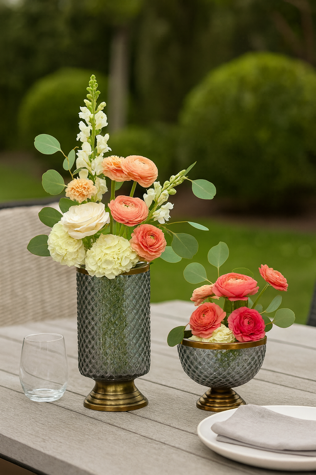 Diamond textured glass vase with gold pedestal modern decor Gold base glass vase luxury wedding centerpiece Textured glass vase set with gold accents for event decor