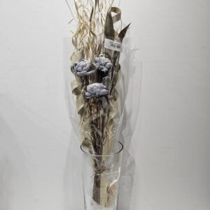 Light blue mixed bouquet chrysanthemum/palm roll